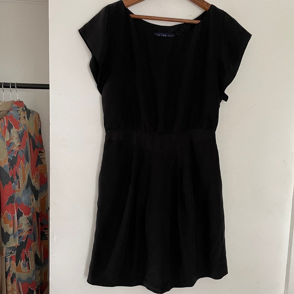 Of Two Minds Silk Sheath Dress Size Medium